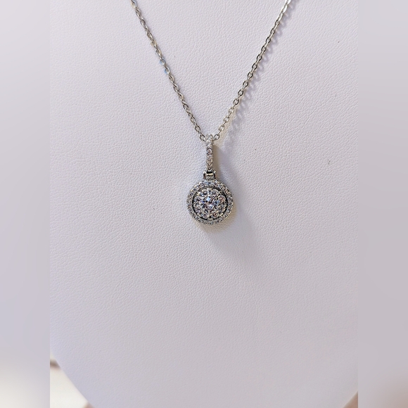 Brilliant Cut CZs set in 18K White Gold over Titanium - Picture 4 of 15